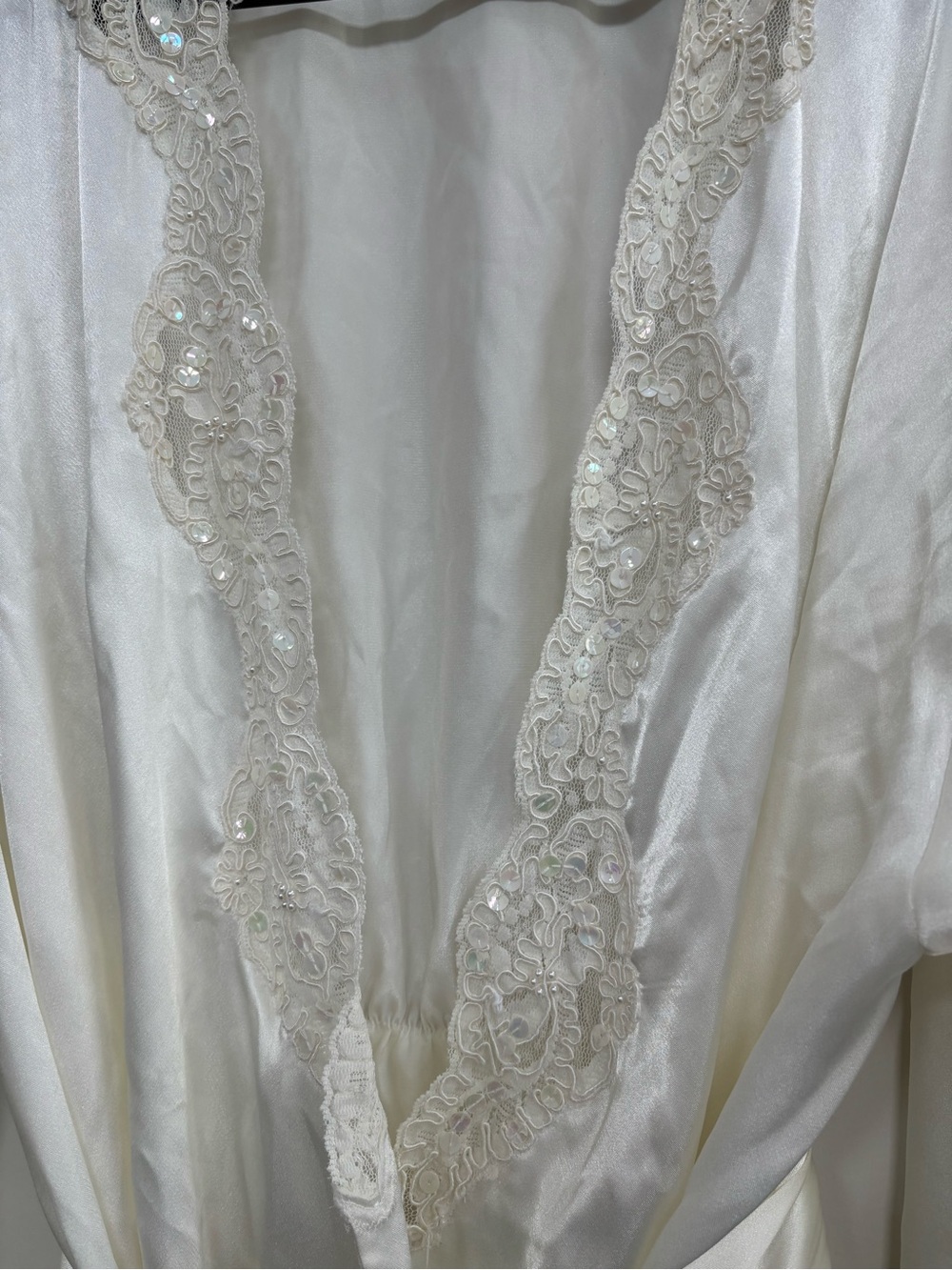 Victoria's Secret vintage Ivory Satin Lace-Trim Bridal Robe - Picture 5 of 7